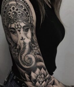 Anna Panic Tattoo (12)